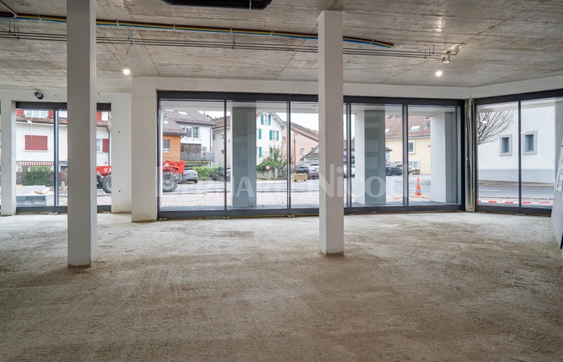Surface commerciale neuve de 107 m² à vendre 