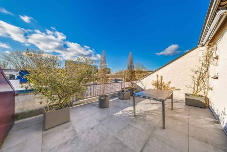Rare Duplex de 6 pièces en Attique – Environnement résidentiel prisé