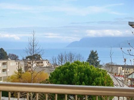 A SAISIR - magnifique attique en duplex avec belles échappées lac!