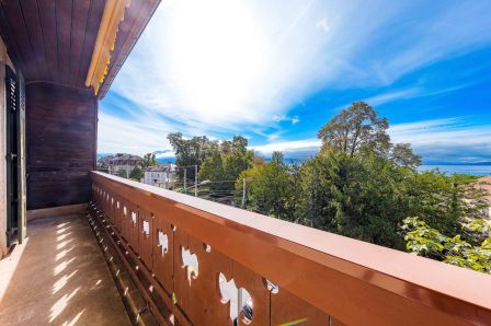 Appartement d'exception au dernier étage avec 2 balcons, à deux pas d'Ouchy