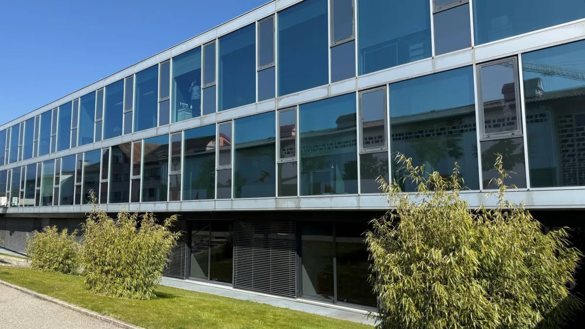 Bureau de 300m2 divisibles situés en Terre Sainte