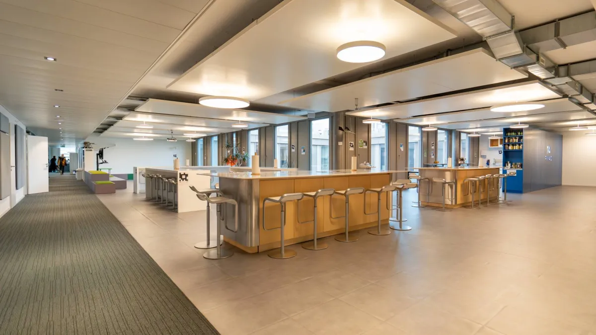 Vos bureaux au dernier étage dans le dynamique quartier de Malley