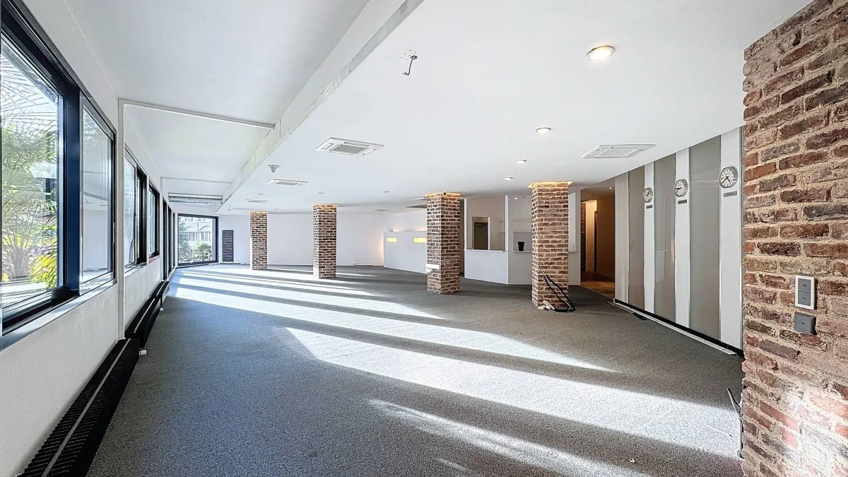 Loft contemporain de 300 m² avec jardin privé au centre de Montreux