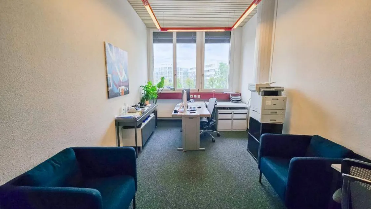 Bureaux/artisanal au 1er étage 234m² à vendre avec 6 places de parking intérieures 