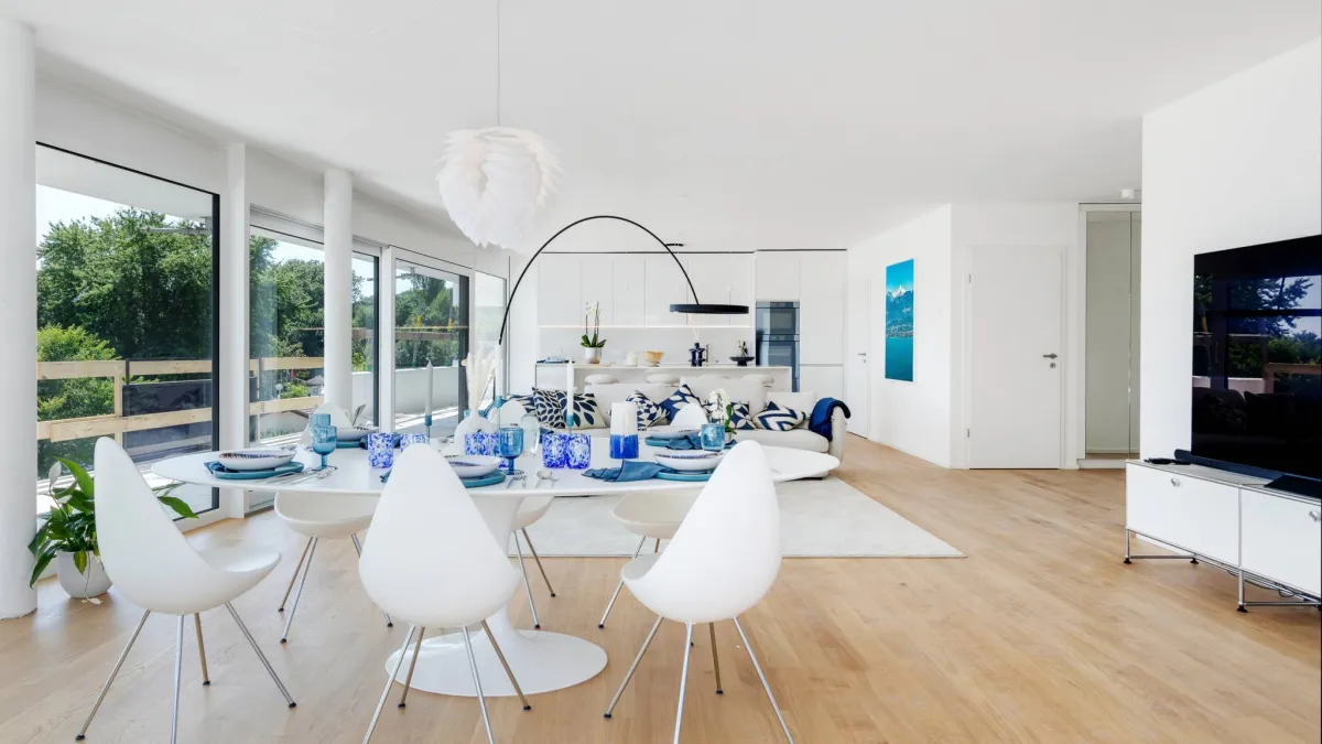 Luxueux 4.5 pièces traversant avec balcon couvert de 76m2 et vue lac