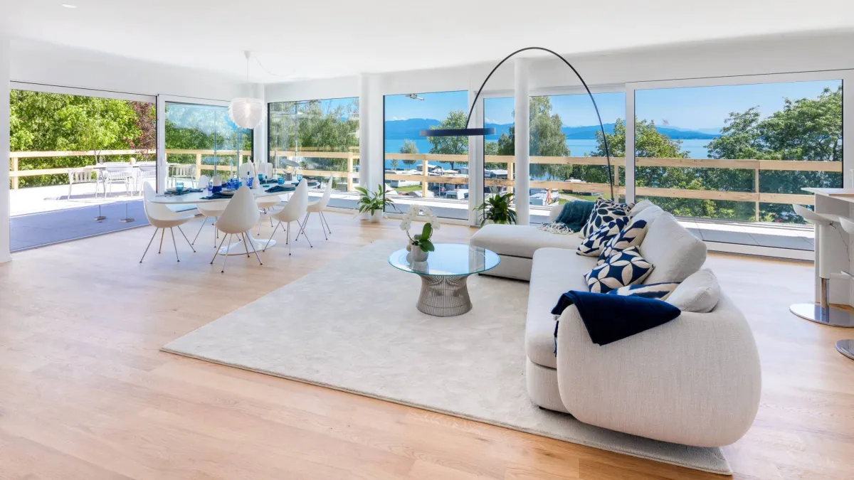 Luxueux 4.5 pièces traversant avec balcon couvert de 76m2 et vue lac