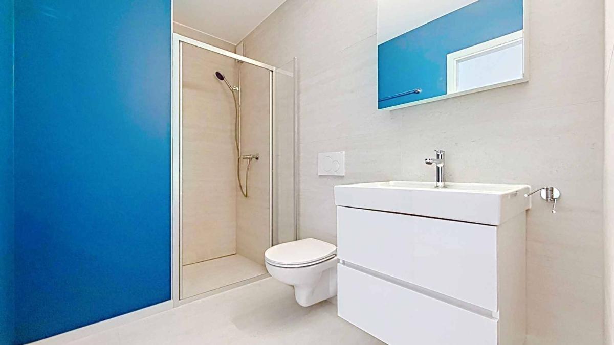 Luxueux 4.5 pièces traversant avec balcon couvert de 76m2 et vue lac