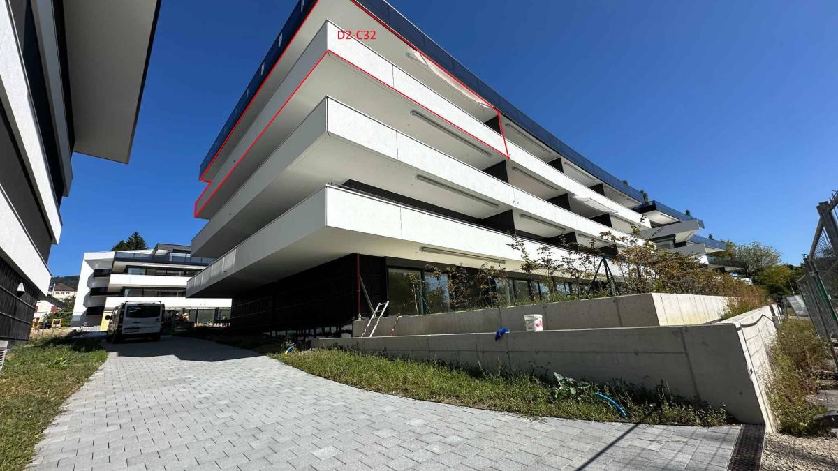 Luxueux 4.5 pièces traversant avec balcon couvert de 76m2 et vue lac