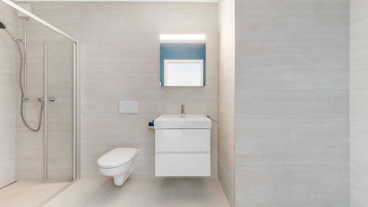 Luxueux 4.5 pièces traversant avec balcon couvert de 76m2 et vue lac