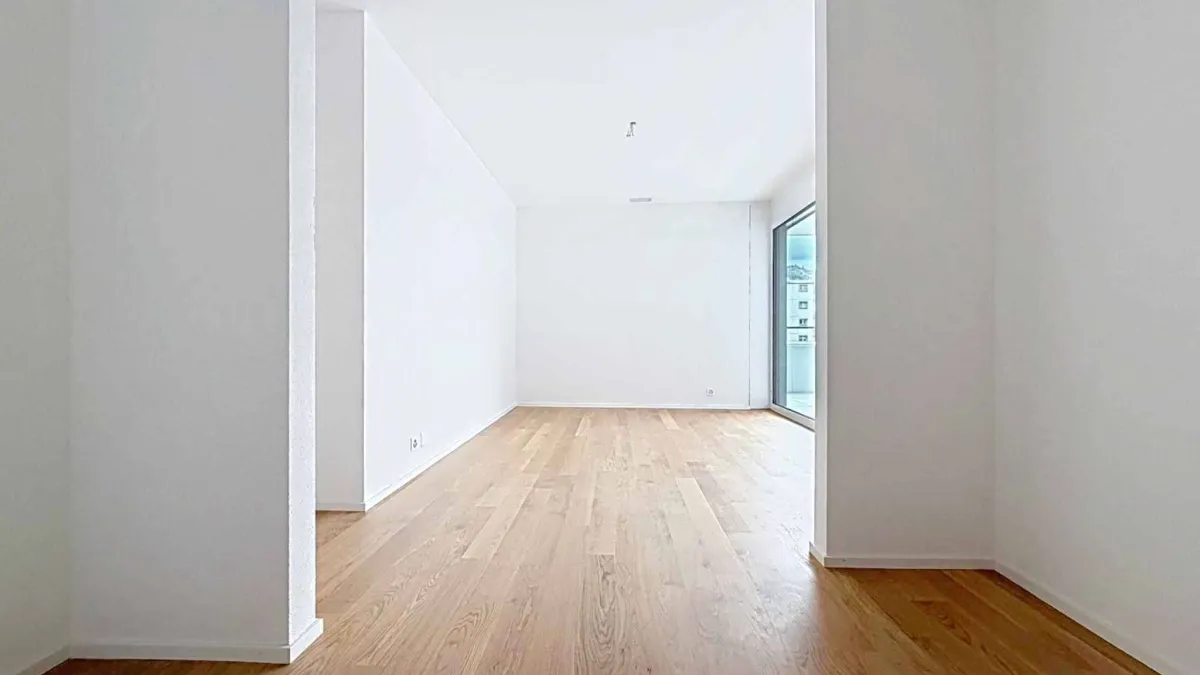 Luxueux 4.5 pièces traversant avec balcon couvert de 76m2 et vue lac