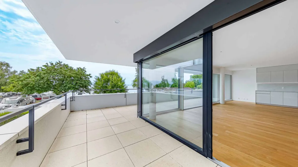 Luxueux 4.5 pièces traversant avec balcon couvert de 76m2