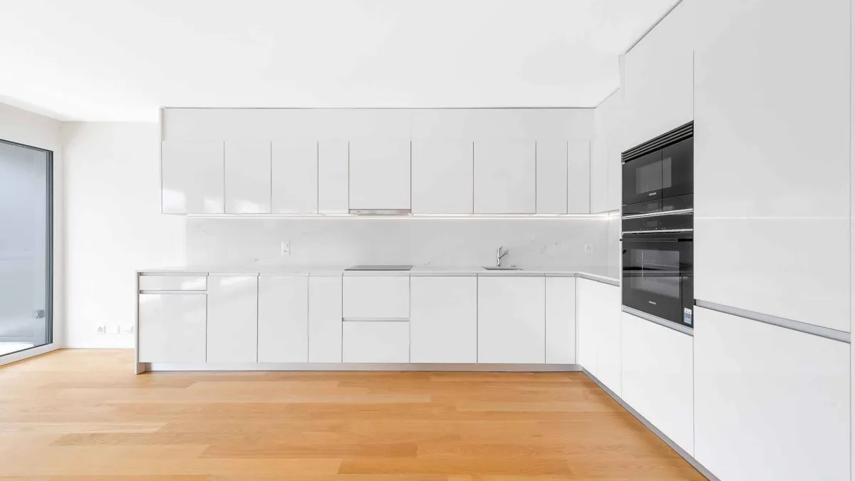 Luxueux 4.5 pièces traversant avec balcon couvert de 76m2