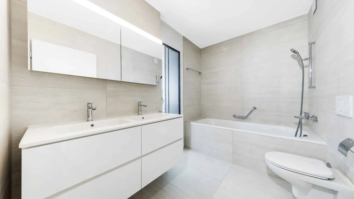 Luxueux 4.5 pièces traversant avec balcon couvert de 76m2