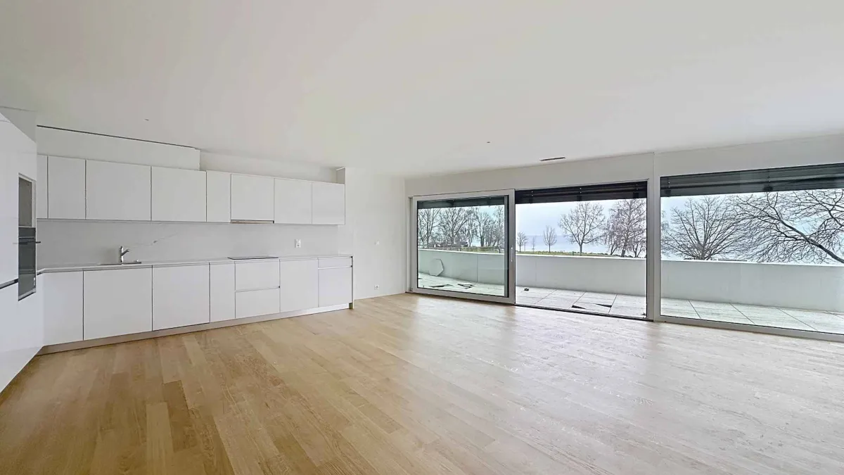 Spacieux 3.5 pièces traversant de 108m2 avec 2 balcons et vue sur le lac