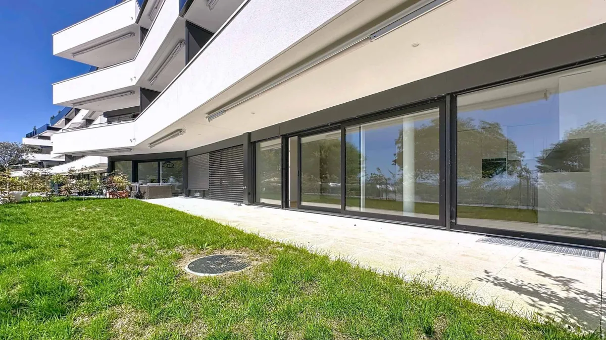 Appartement neuf 3.5 pièces de 120m2 avec terrasse de 37m2 et jardin privatif de 51m2