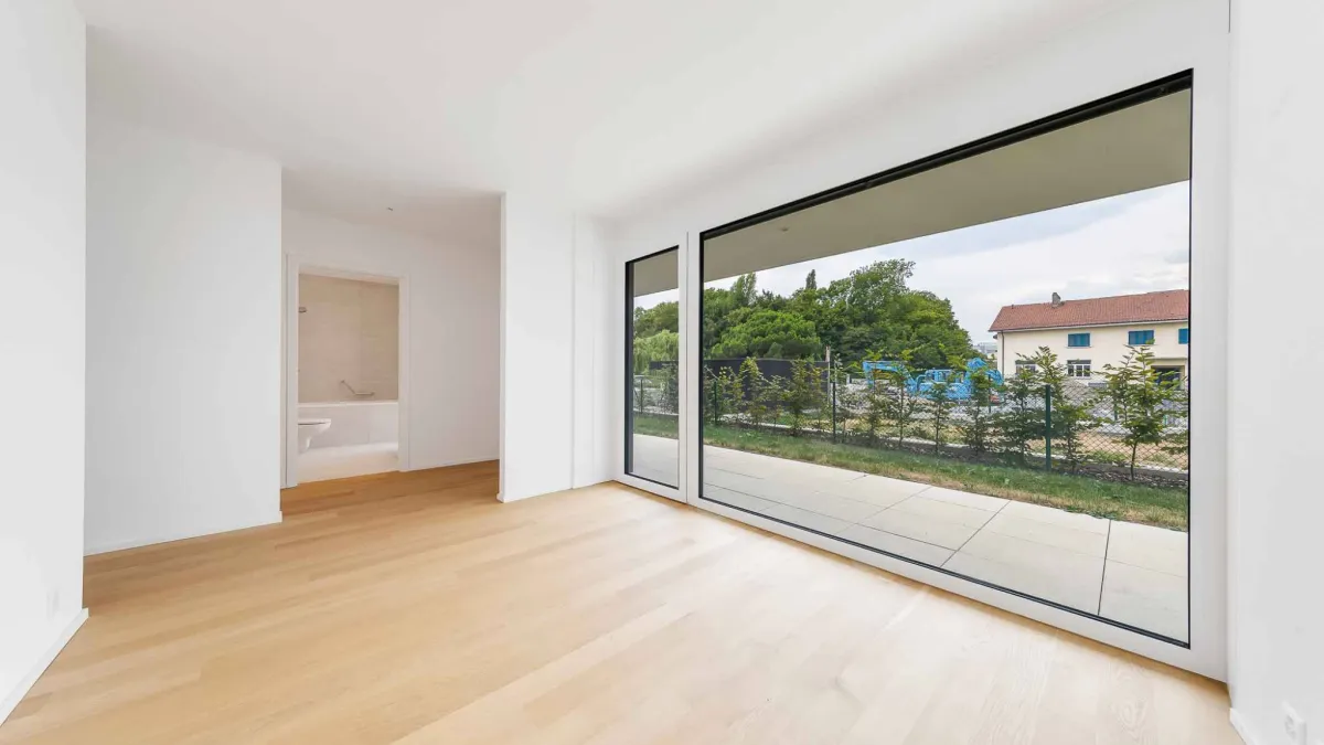 Appartement neuf de 5.5 pièces avec terrasse couverte et jardin
