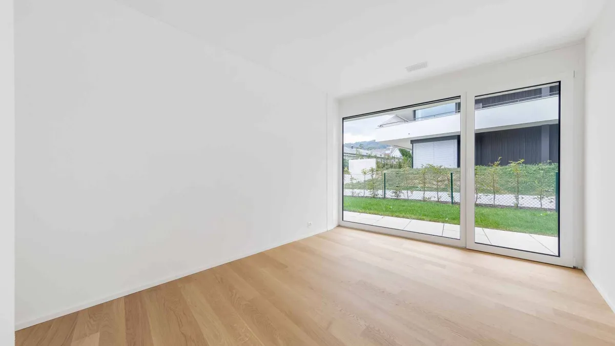 Appartement neuf de 5.5 pièces avec terrasse couverte et jardin