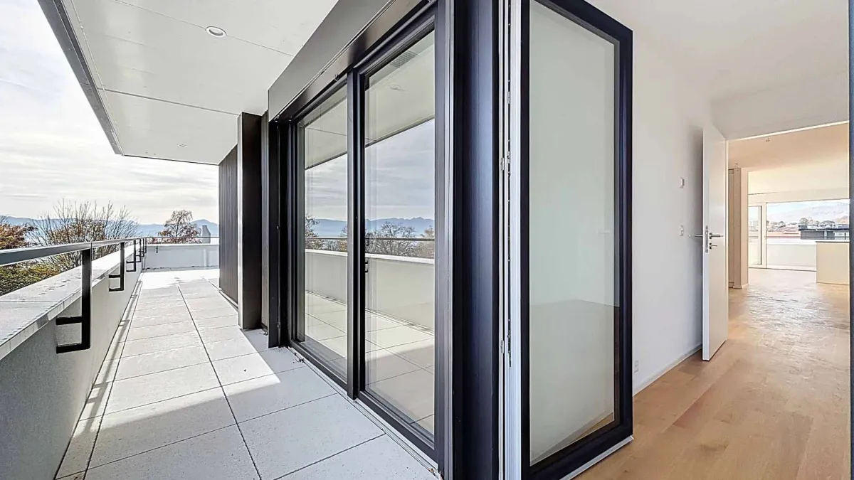 Luxueux 4.5 pièces d'angle de 168m2 avec terrasse de 117m2 au 2ème étage