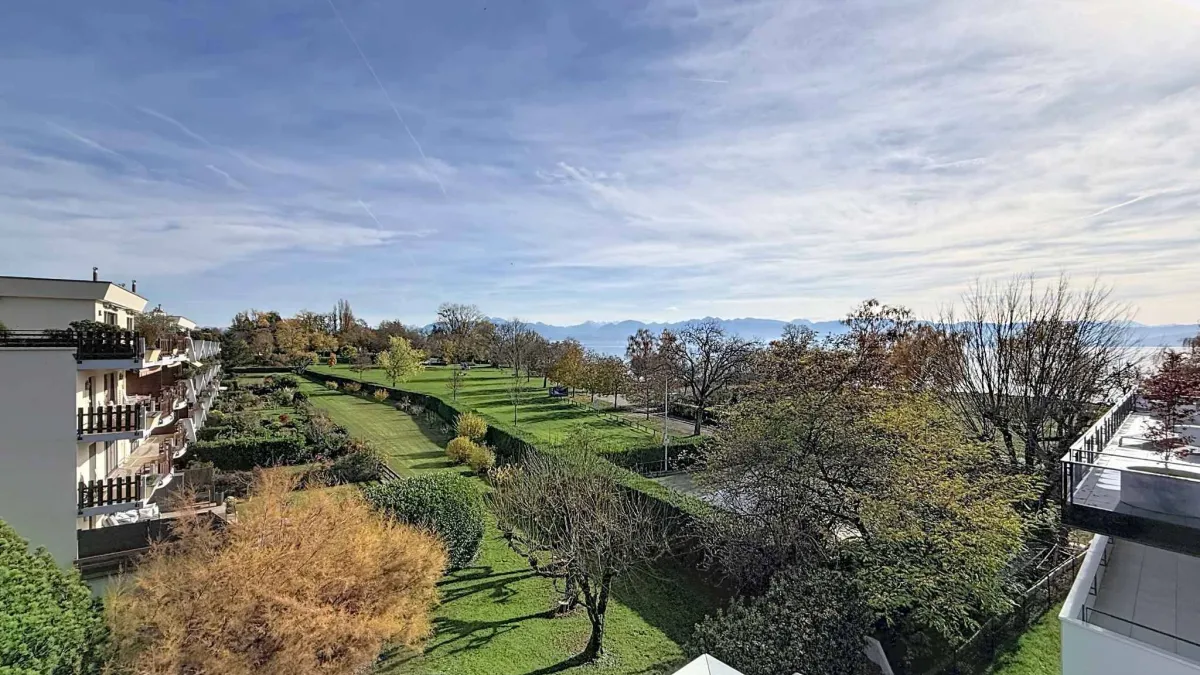 Luxueux 4.5 pièces d'angle de 168m2 avec terrasse de 117m2 au 2ème étage