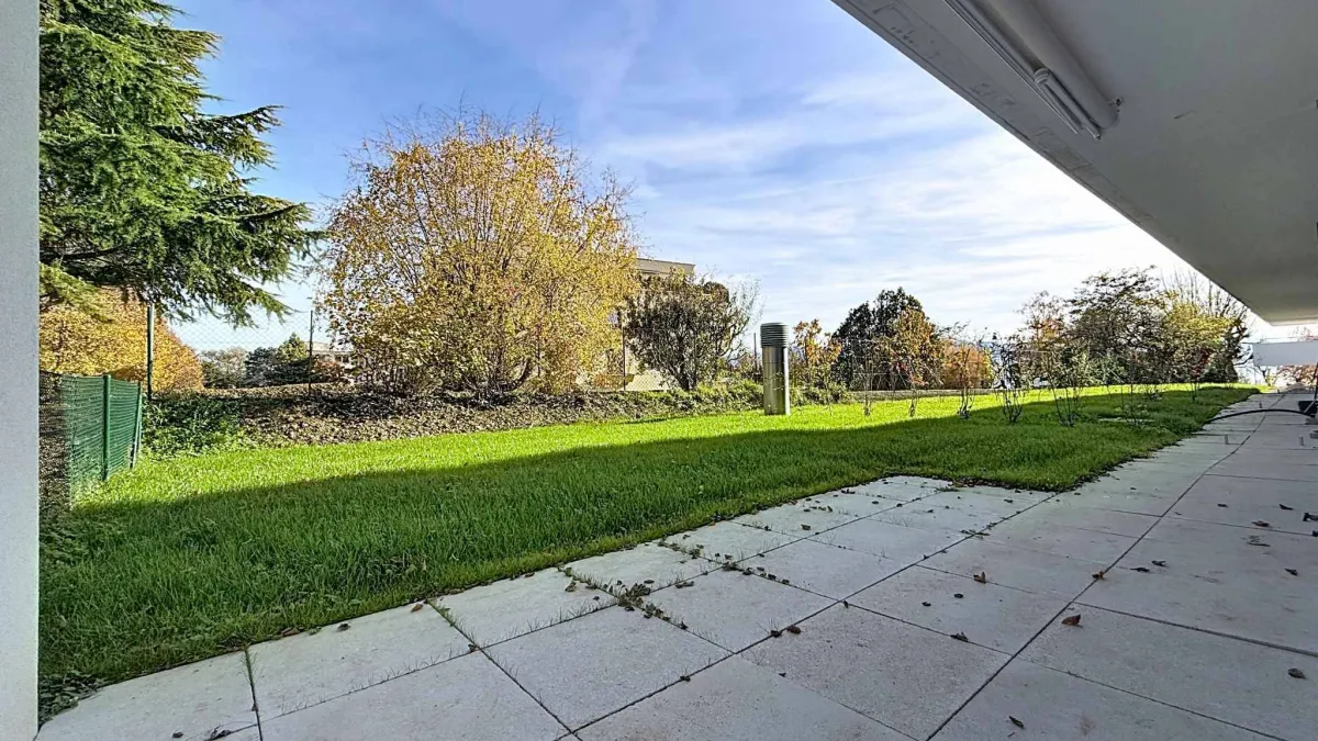 Appartement neuf de 2.5 pièces avec terrasse et jardin