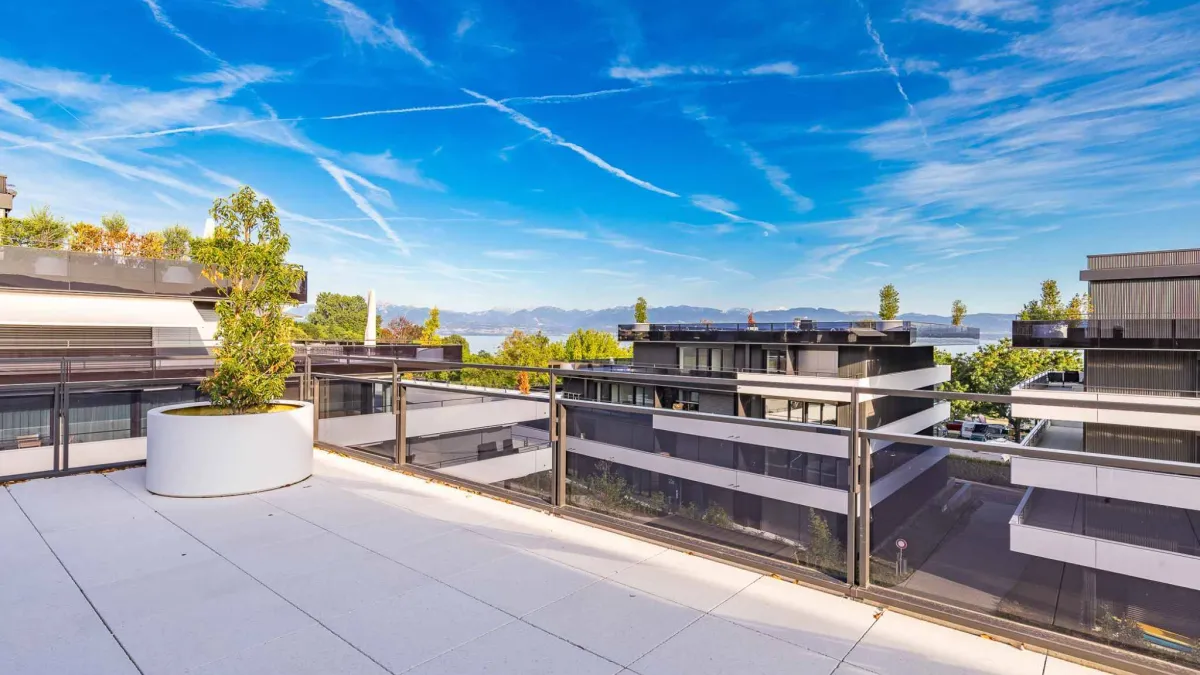 Attique neuf de 4.5 pièces avec rooftop terrasse