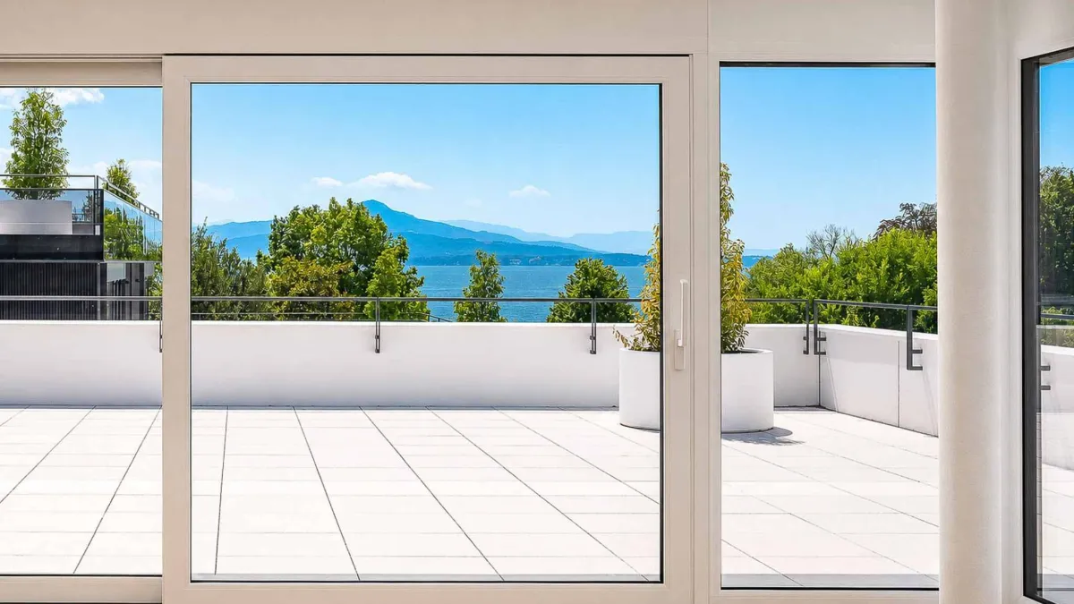Luxueux 4.5 pièces au 2ème étage avec terrasse de 117m2, balcon de 47m2 et ascenseur privatif 