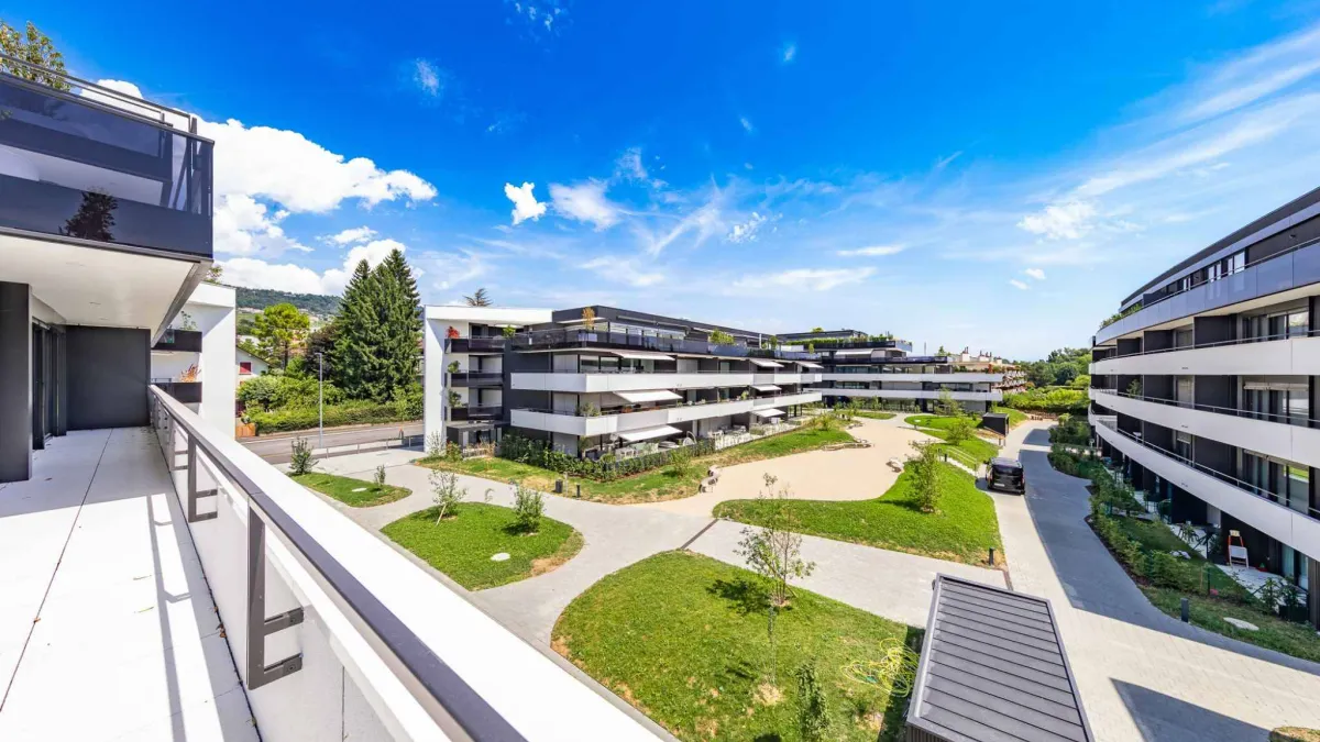 Luxueux 4.5 pièces au 2ème étage avec terrasse de 117m2, balcon de 47m2 et ascenseur privatif 