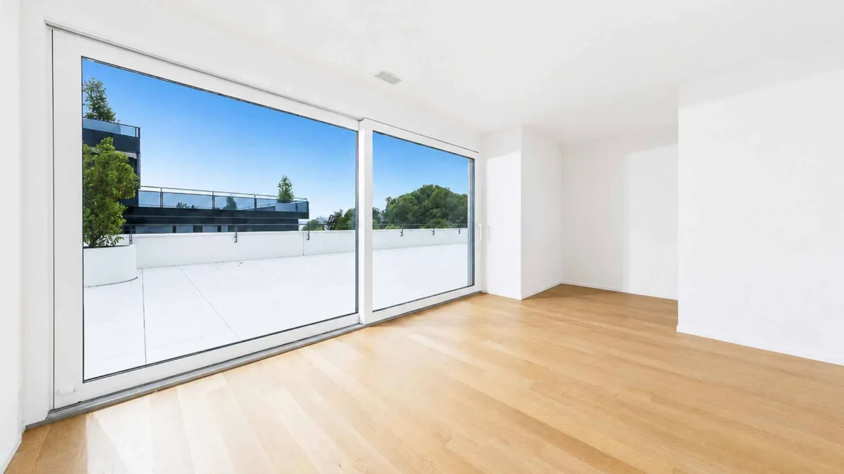 Luxueux 4.5 pièces au 2ème étage avec terrasse de 117m2, balcon de 47m2 et ascenseur privatif 
