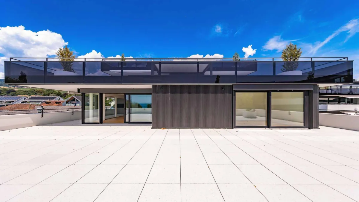 Luxueux 4.5 pièces au 2ème étage avec terrasse de 117m2, balcon de 47m2 et ascenseur privatif 