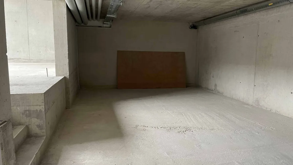 Spacieuse arcade contemporaine de 132 m², adaptée à de multiples activités