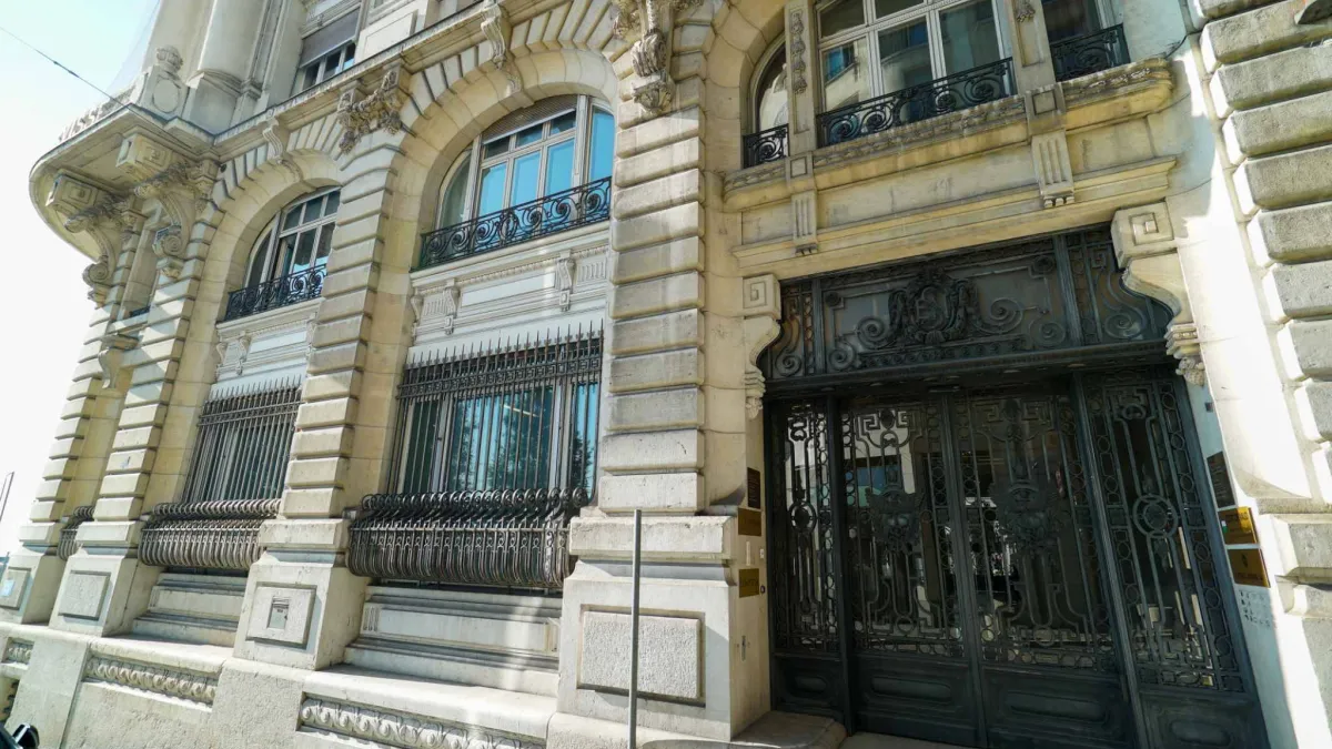 Surface de stockage sécurisée de 357 m2 au centre-ville