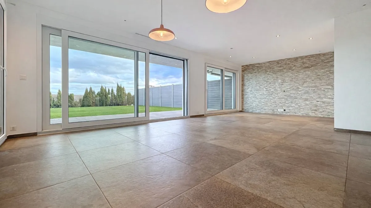 Duplex de 4.5 pièces avec sous-sol, jardin et vue sur le lac