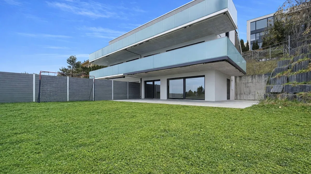 Duplex de 4.5 pièces avec sous-sol, jardin et vue sur le lac