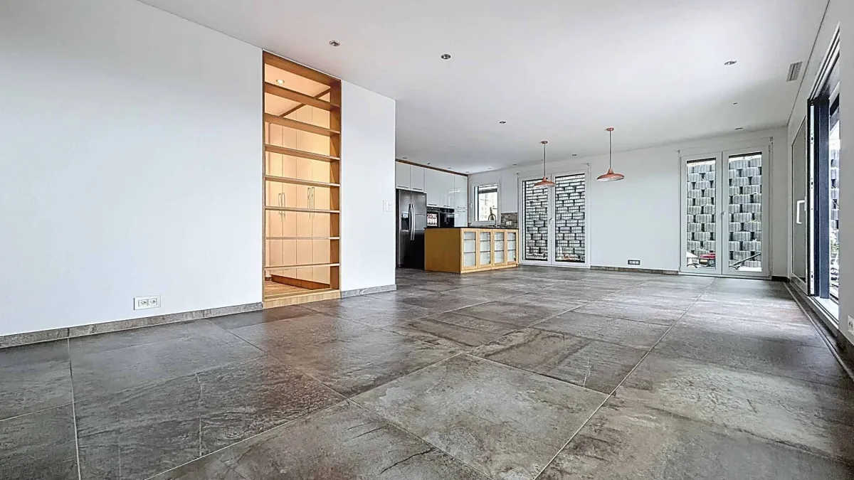 Duplex de 4.5 pièces avec sous-sol, jardin et vue sur le lac