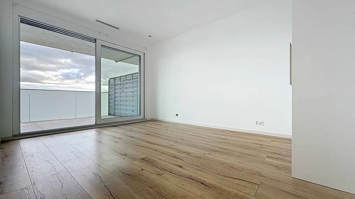 Duplex de 4.5 pièces avec sous-sol, jardin et vue sur le lac