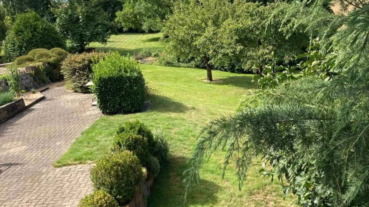 Maison individuelle de 4.5 pièces avec terrasses et jardin