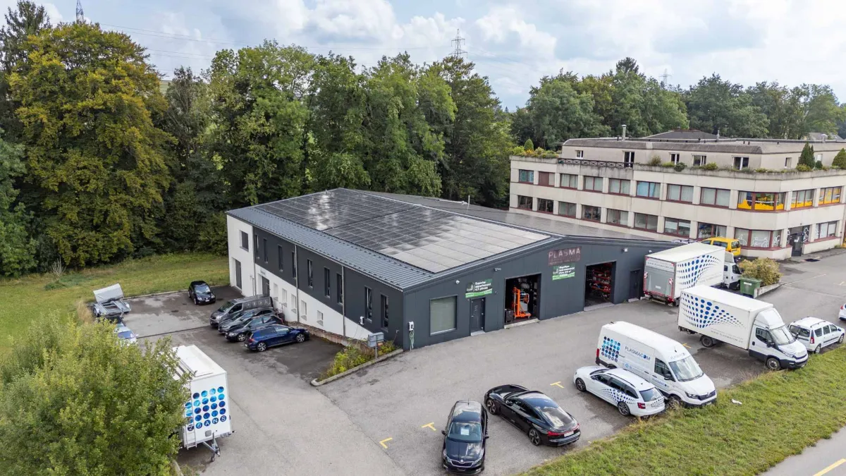 Atelier-stockage de 640 m² avec places de parc à disposition