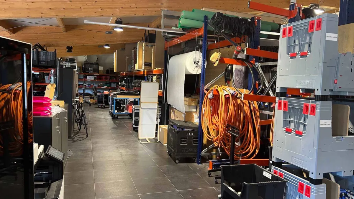 Atelier-stockage de 640 m² avec places de parc à disposition