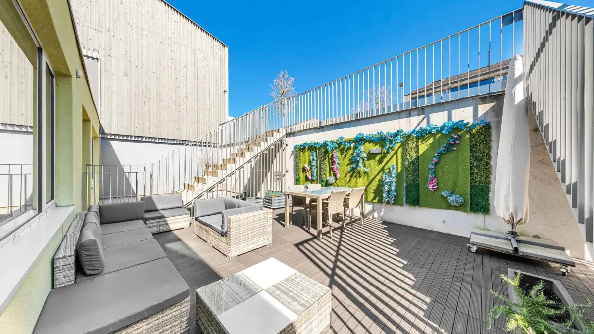 Townhouse moderne avec patio & terrasse – Vue panoramique sur le lac