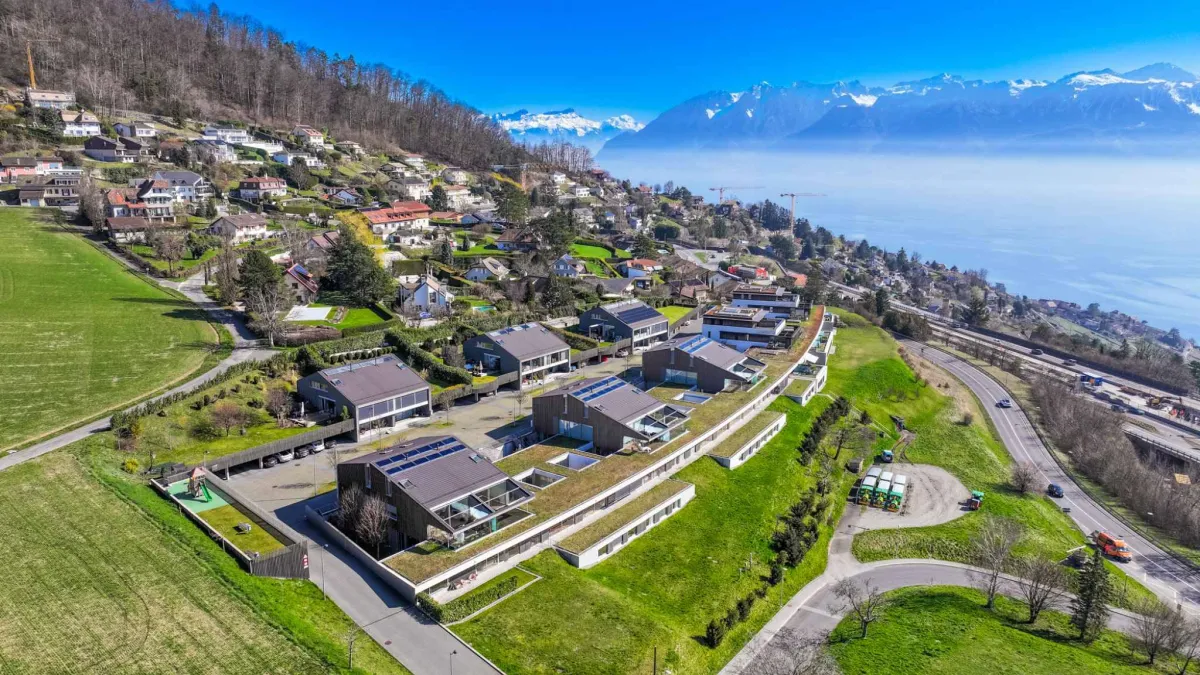 Townhouse moderne avec patio & terrasse – Vue panoramique sur le lac