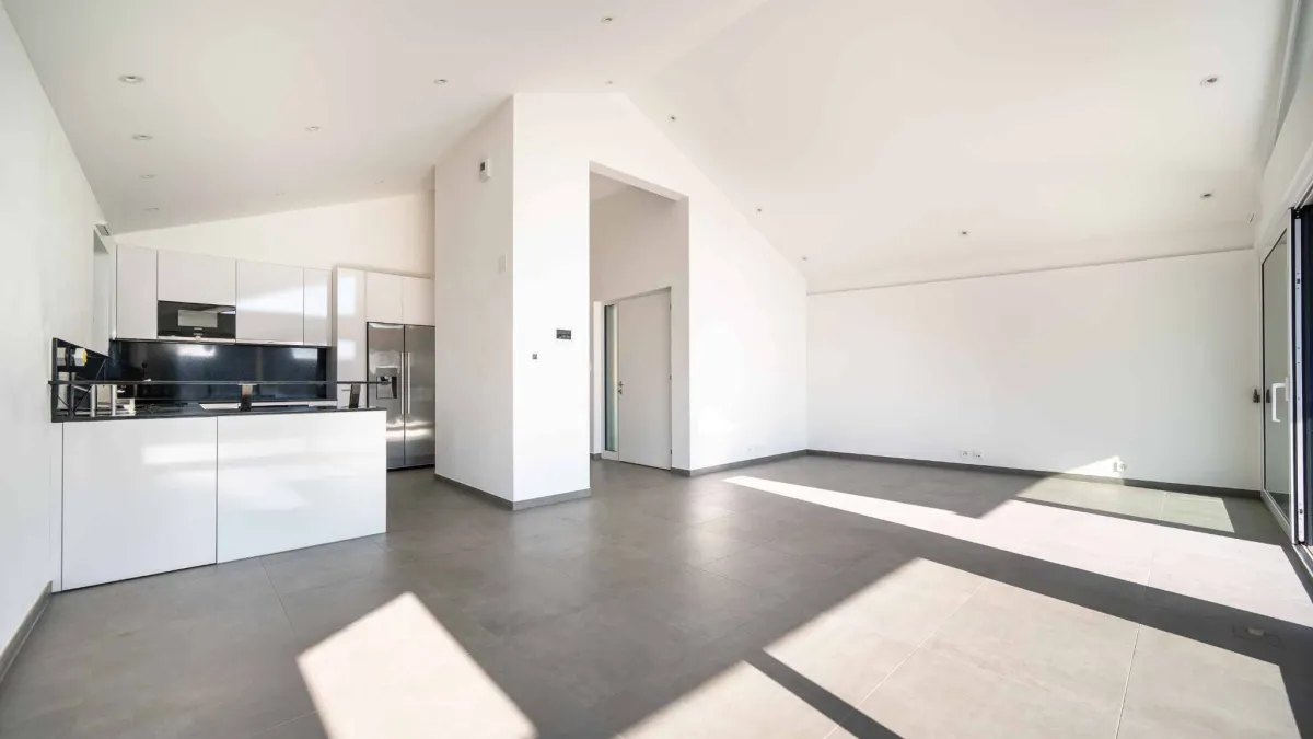 Un bien d’exception alliant confort, modernité, espaces généreux et vue lac