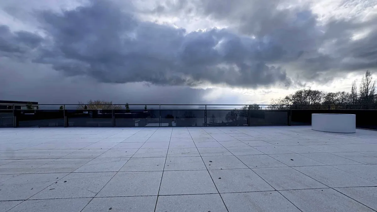 Attique neuf de 5.5 pièces avec rooftop terrasse et ascenseur avec accès privatif