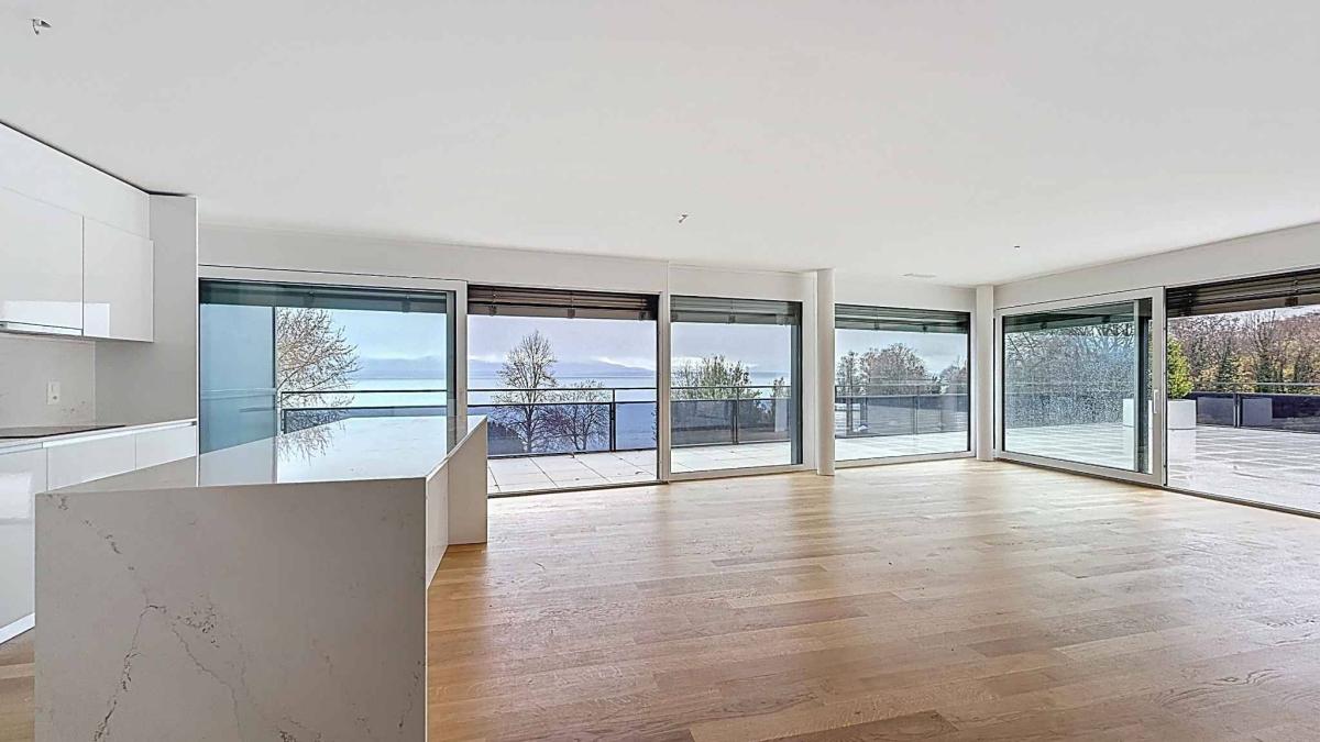 Nouvelle promotion : appartement de 5.5 pièces avec balcon couvert et terrasse