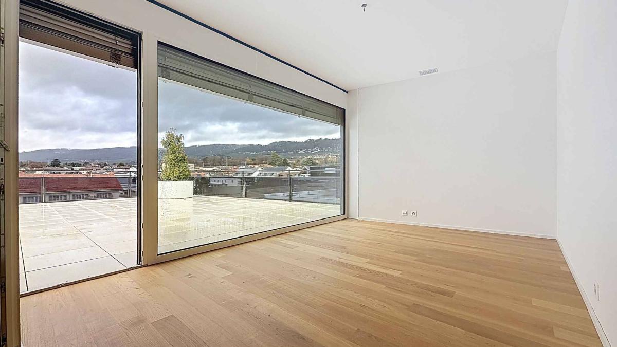 Nouvelle promotion : appartement de 5.5 pièces avec balcon couvert et terrasse