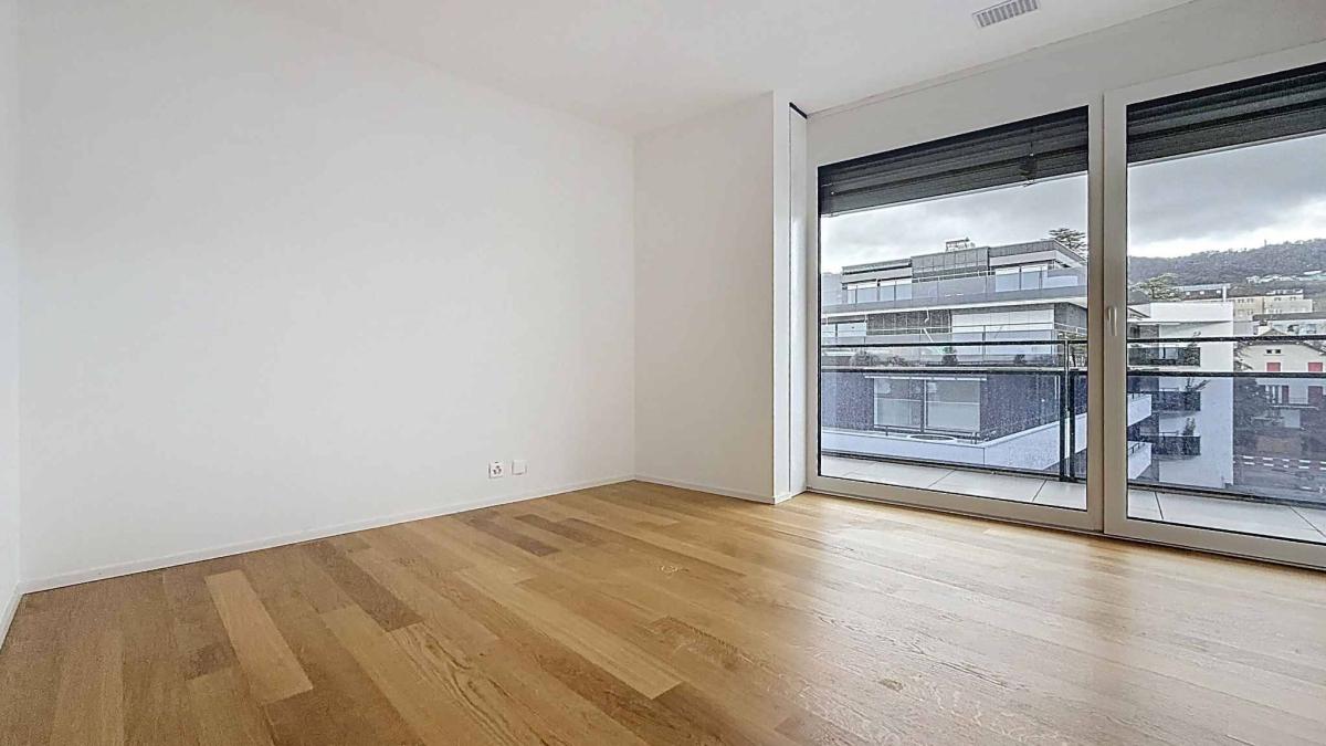 Nouvelle promotion : appartement de 5.5 pièces avec balcon couvert et terrasse