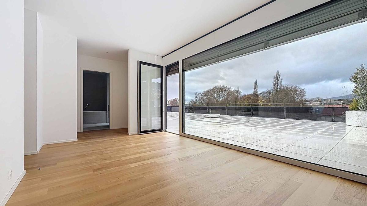 Nouvelle promotion : appartement de 5.5 pièces avec balcon couvert et terrasse