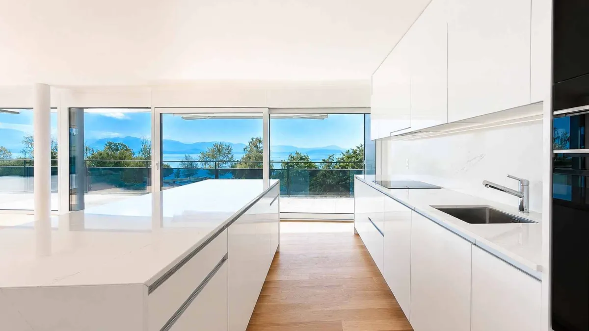 UNIQUE ! Attique neuf de 5.5 pièces bénéficiant d'un rooftop terrasse 
