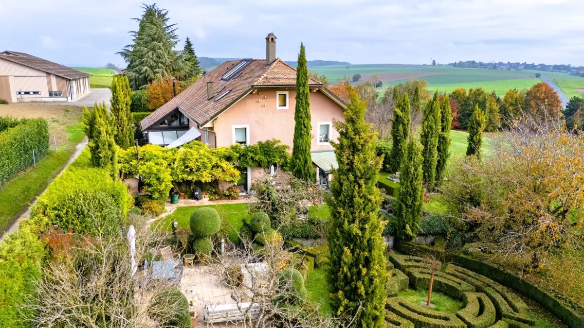 Elégante propriété de 7 pièces - Parcelle de 1'720 m² magnifiquement arboré 