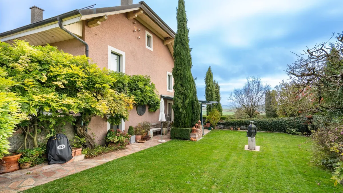Elégante propriété de 7 pièces - Parcelle de 1'720 m² magnifiquement arboré 