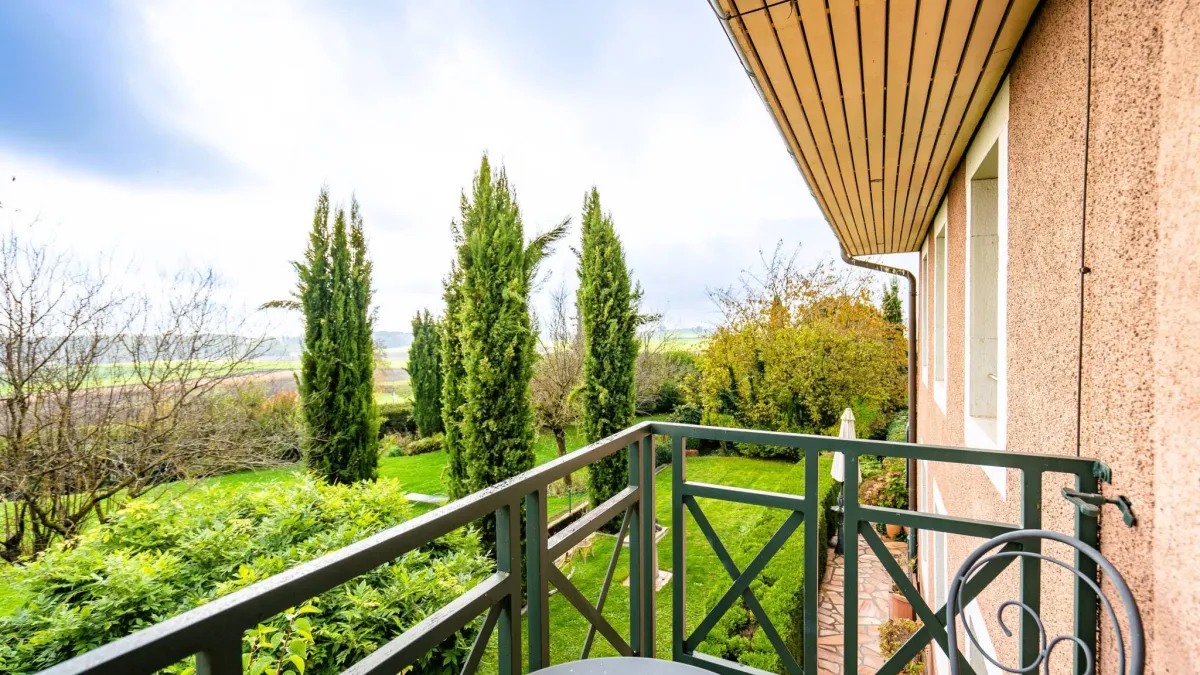 Elégante propriété de 7 pièces - Parcelle de 1'720 m² magnifiquement arboré 